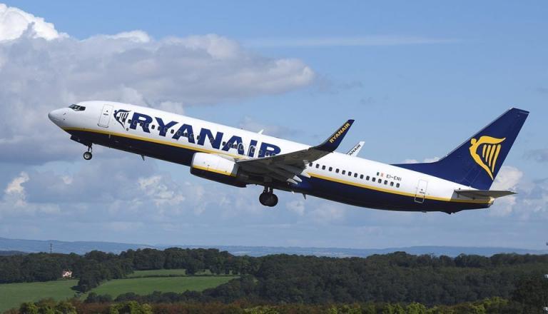 Ryanair_Boeing_737_wikimedia-960x550.jpg